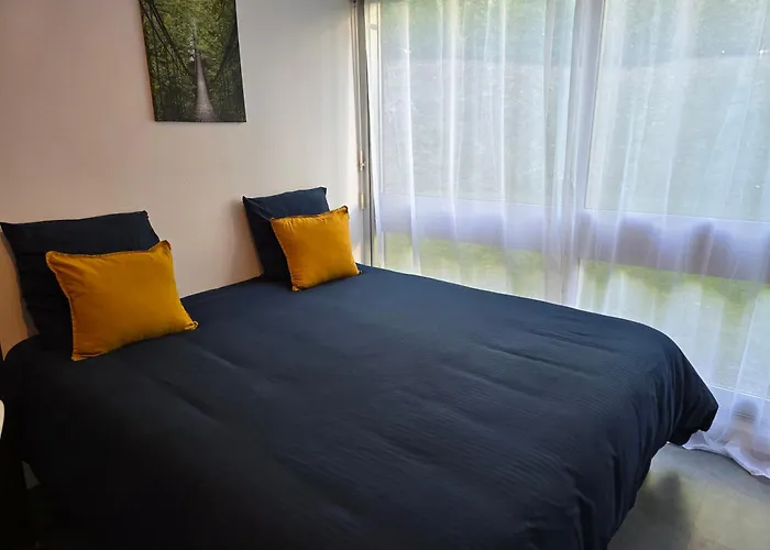 Sejour A 10 Minutes Du Chateau De Versailles - Votre Suite Avec Lit King Size